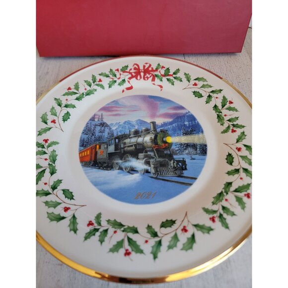 Lenox NEW holiday train scene annual plate Xmas kitchen decor - Picture 3 of 6